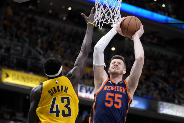 Isaiah Hartenstein Contract extension: Wife,Ethnicity,Father,Stats