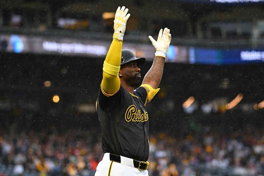 Andrew McCutchen Stats: Contract,What happened,Retire,Wife