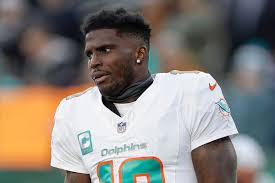 Tyreek Hill doesn't seem to be on the same page as his coach