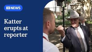 Bob Katter Threatens to punch Journalist: Press Conference In Brisbane