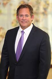 Rick Rieder: BlackRock manages$3.1T in fixed income assets,Won investing environment ever
