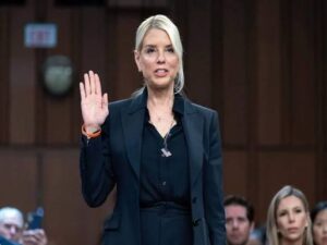 Lindsey Graham wife name: Questions Pam Bondi on Chicago crackdown,Net worth