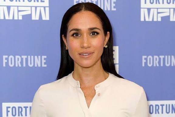 images - 2025-11-06T224823.343