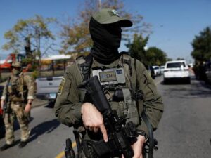 Border Heat: Governors clash with Washington, crackdown or chaos