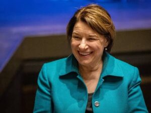 Amy Klobuchar : Minnesota governor race, Walz exit, 2026 shakeup
