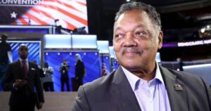 Jesse Jackson Dead : Civil Rights Icon, America Mourns
