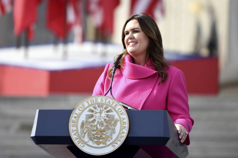 230111-Sarah-Huckabee-Sanders-se-313p-0fa721