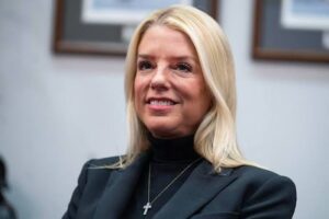 Trump Attorney General : Pam Bondi Probe, DOJ Controversy, US Politics