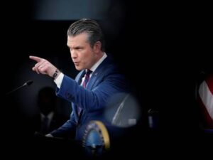 Pete Hegseth : Iran War Strikes, Pentagon Warning, US Military Surge