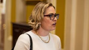 Kyrsten Sinema : affair admission shock, lawsuit drama, US politics scandl