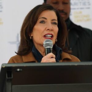 Kathy Hochul : NY update, policy pressure, leadership clash