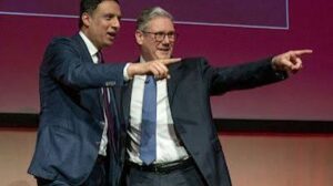 Anas Sarwar Revolt: Starmer Exit Call, Labour Meltdown and Wisconsin Race Alert as Thanksgiving Controversy Ignites Fury