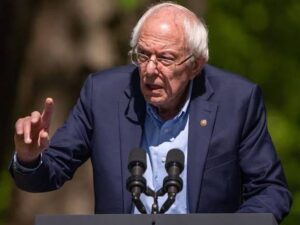 US Politics Update: Watters Takes Aim at Progressive Rhetoric, Criticizes Bernie Sanders' Alarmist Policy Platform