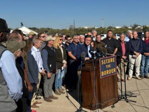 US Immigration Update: GOP Lawmaker Slams Media and Political Backlash Against Border Enforcement Operations