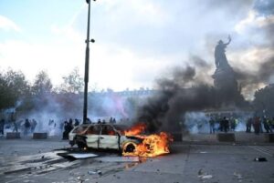 REPORTER CAUGHT IN TEAR GAS: Foreign Correspondent Describes Paris Riot Chaos As Tensions 'Exploded'